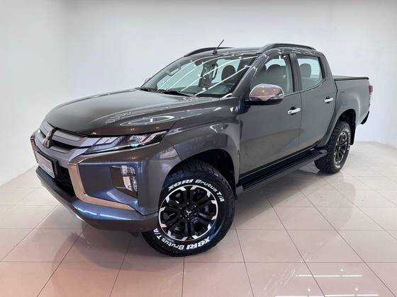 MITSUBISHI L200 TRITON 2.4 16V TURBO DIESEL SPORT HPE CD 4P 4X4 AUTOMÁTICO